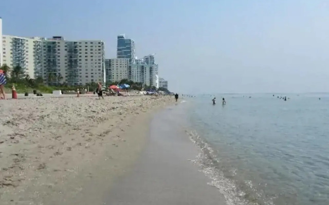 Lovely 2br/2 Bath Hollywood Beach!!!