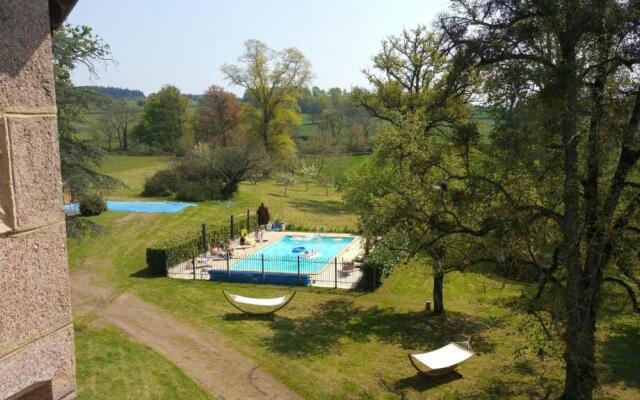 Château de Bussolles & 2 gîtes