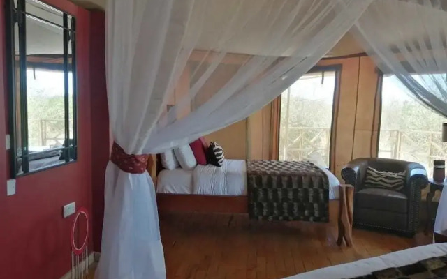 Emayian Luxury Camp