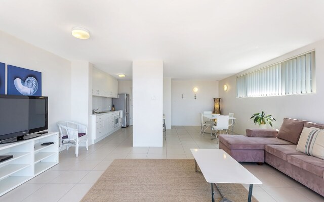 5 'Casuarina's ' 33 Soldiers Point Road - superb waterfront unit