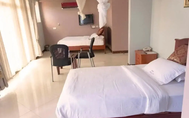 Super Paradise Hotel