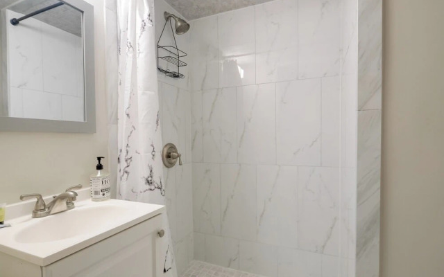 Quaint Arlington Vacation Rental w/ Patio!