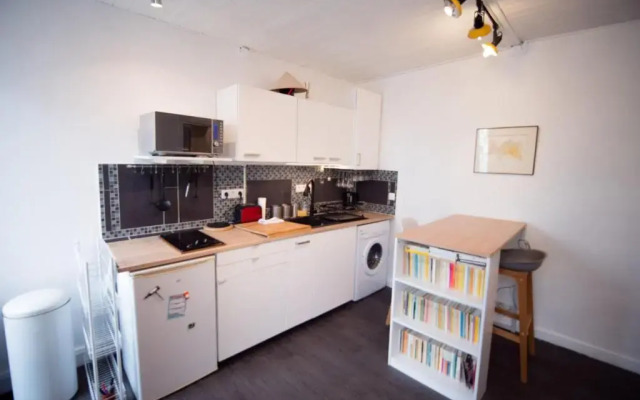 Cozy 1 Bedroom Apartment In 14th