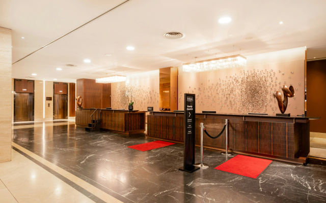 Hilton Berlin - Image 2