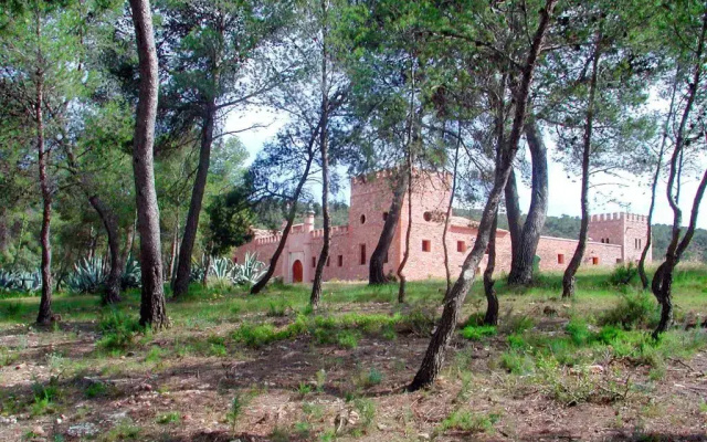 Masia de San Juan - castillo con piscina en plena Sierra Calderona