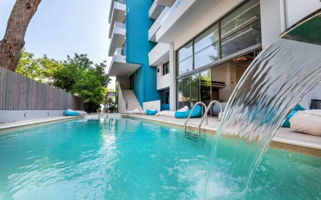 Triton Hotel