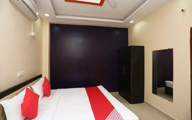 OYO 22665 Hotel Dev Shree
