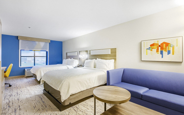 Holiday Inn Express Gulfport Beach by IHG
