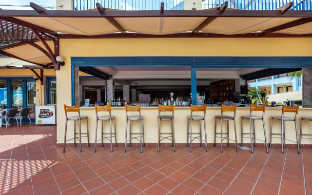 Atrium Hotel
