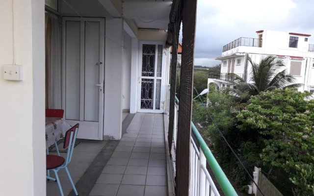 Bano Tourist Residence 650 Meters From Grand Bay Beach
