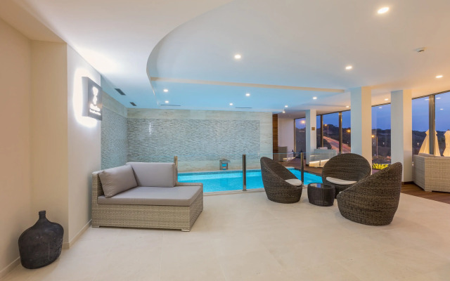Caneiros Luxury House & Suites