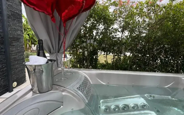 TOPAZE Nuitée Romantique avec Jacuzzi