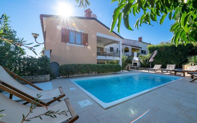 Awesome Home in Vrsar With Wifi and 4 Bedrooms