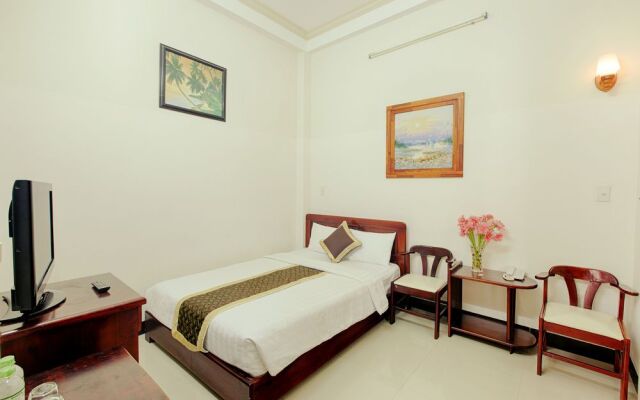 Green Moon Beach Hostel