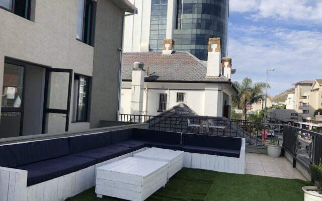 Sea Point Inn