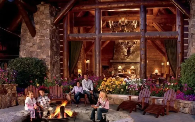 Bachelor Gulch Ritz-carlton 2 Bedroom Mountain Residence With Ski in, Ski out Access, Hot Tub, and Full Service Spa