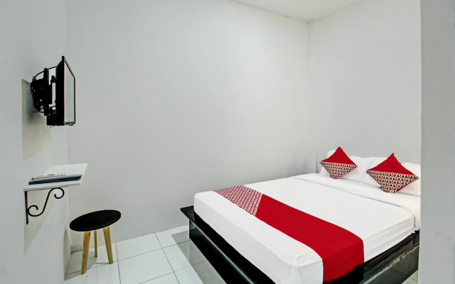 Hotel O Sirih Gading Family Guest House – Guest Rooms – Tulungagung