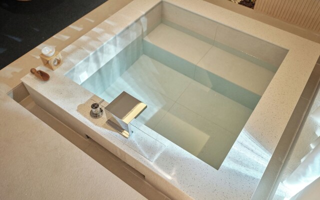 UH Suite Seoul Square