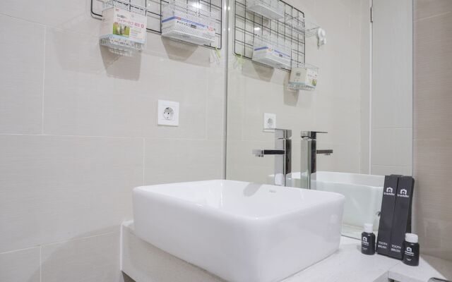 Simply Designed Studio At Daan Mogot City Apartment