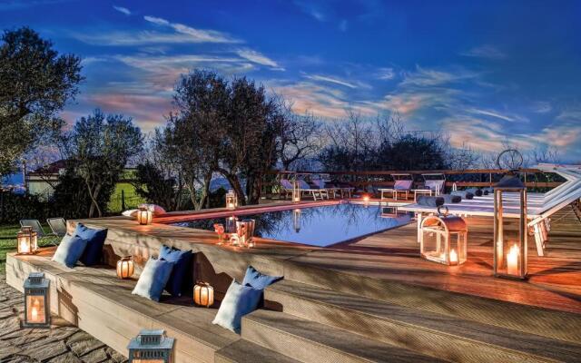 Villa Vesuvio by Gocce