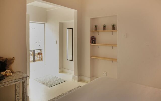 MOY Guesthouse & Backpackers - Hostel