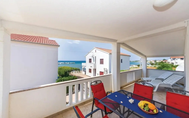 Amazing Home in Privlaka With 6 Bedrooms and Wifi