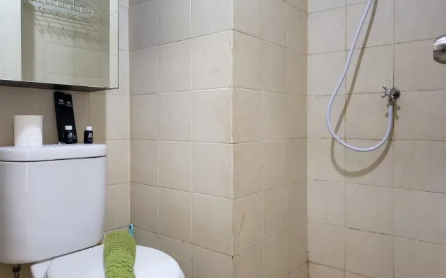 Elegant And Comfy Studio Apartment Belmont Residence Puri