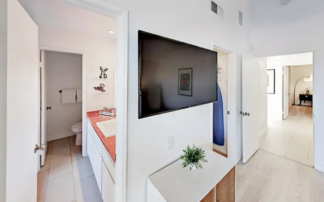 N De Anza - 2 Br Townhouse