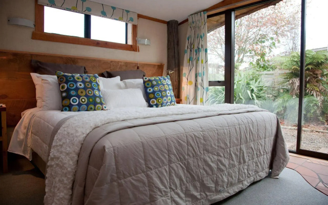Earthstead Villas