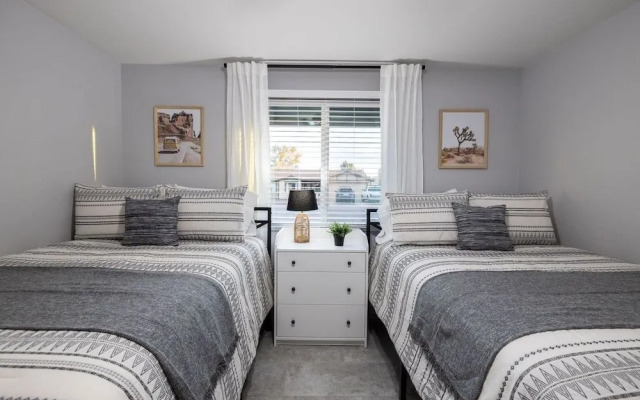 Phoenix Winchcomb 3 Bedroom Home by RedAwning