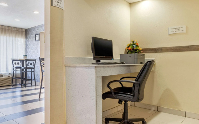 Quality Inn Airport South