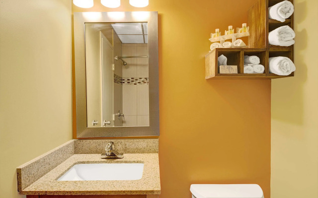 Days Inn by Wyndham Southington