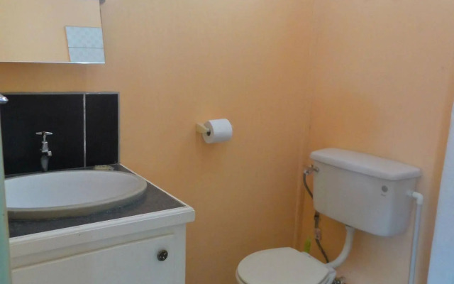 Capt. Harris Suites