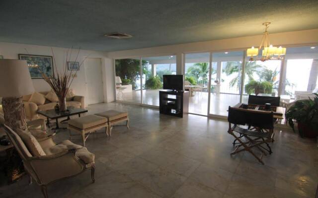 Casas y Villas Real Estate - Casa Aldila