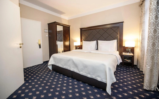 Pytloun Old Armoury Hotel Prague