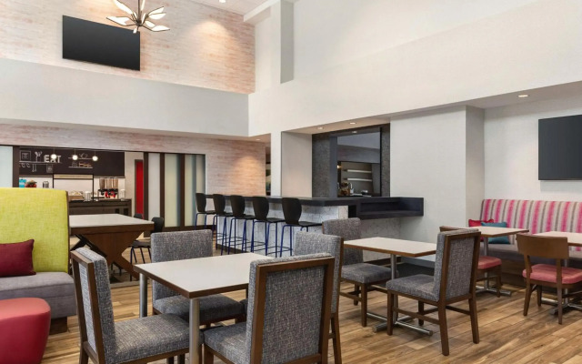 Hampton Inn & Suites Oroville