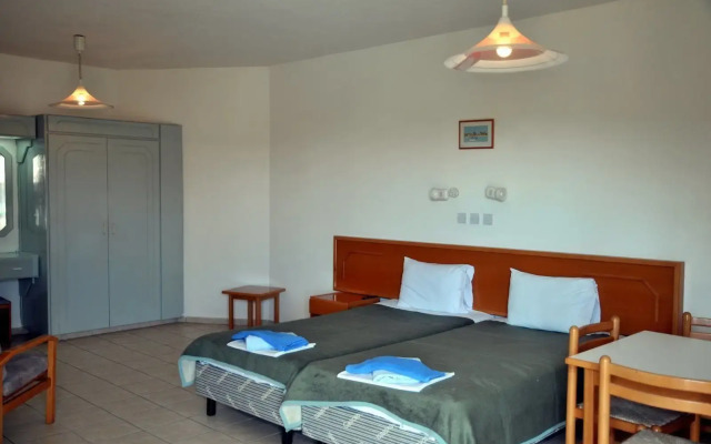 DebbieXenia Hotel Apartments