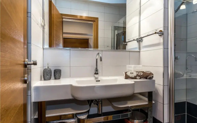 Beautiful Home in Ivinj With Sauna, Wifi and 5 Bedrooms