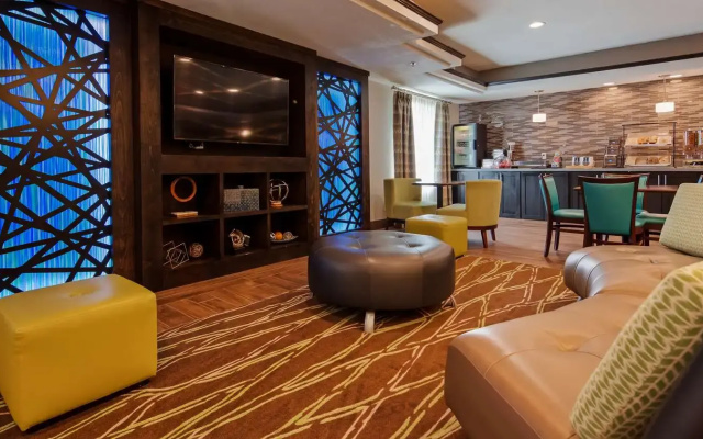 Best Western Plus Liberal Hotel & Suites - фото 2