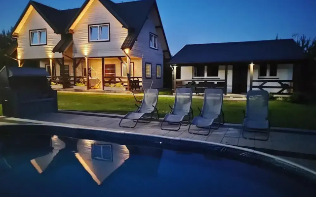 New Holiday Homes With a Swimming Pool, Rewal