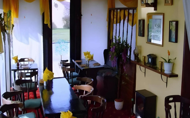Crown Lodge Bed & Breakfast
