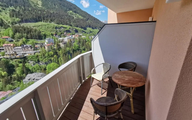Design Apartments mit Pool und fantastischem Ausblick