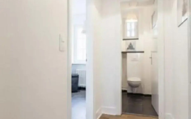 Charmant appartement avec terrasse dans villa