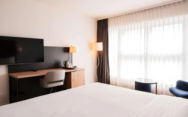 Hôtel Chateaubriand Champs Elysées