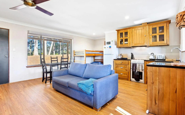 Braeside Cabin Three - Parsonsia