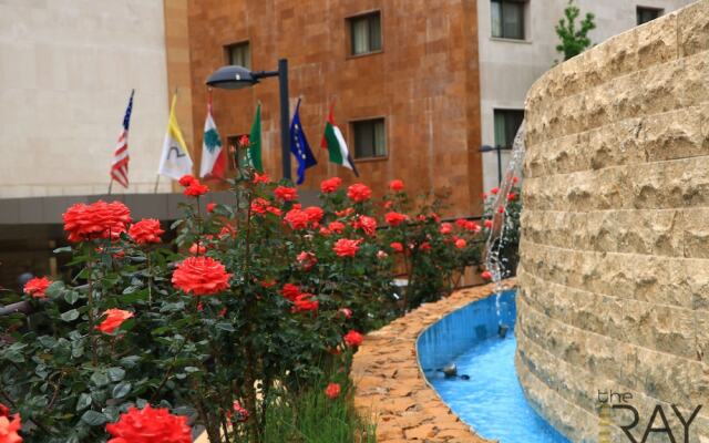 The Ray Hotel & Studios