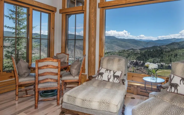Snowberry by Elevation Accommodations