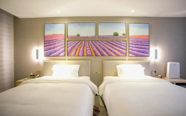 Lavande Hotel JHWG Metro Station