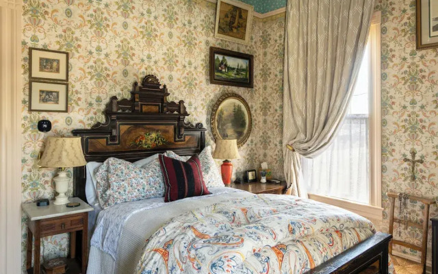 The JD Hyde Historic Inn
