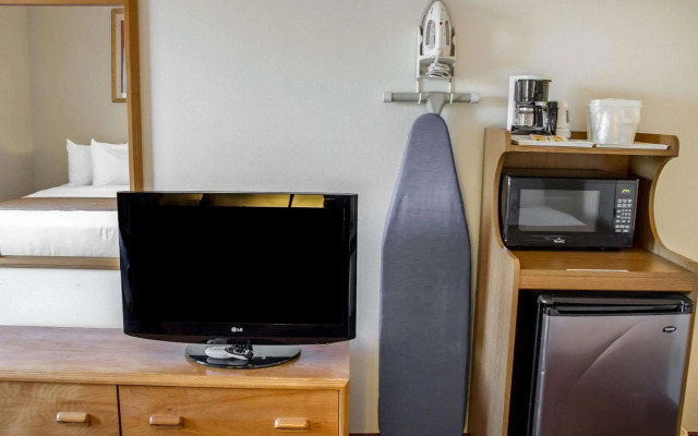Quality Inn & Suites Longview Kelso